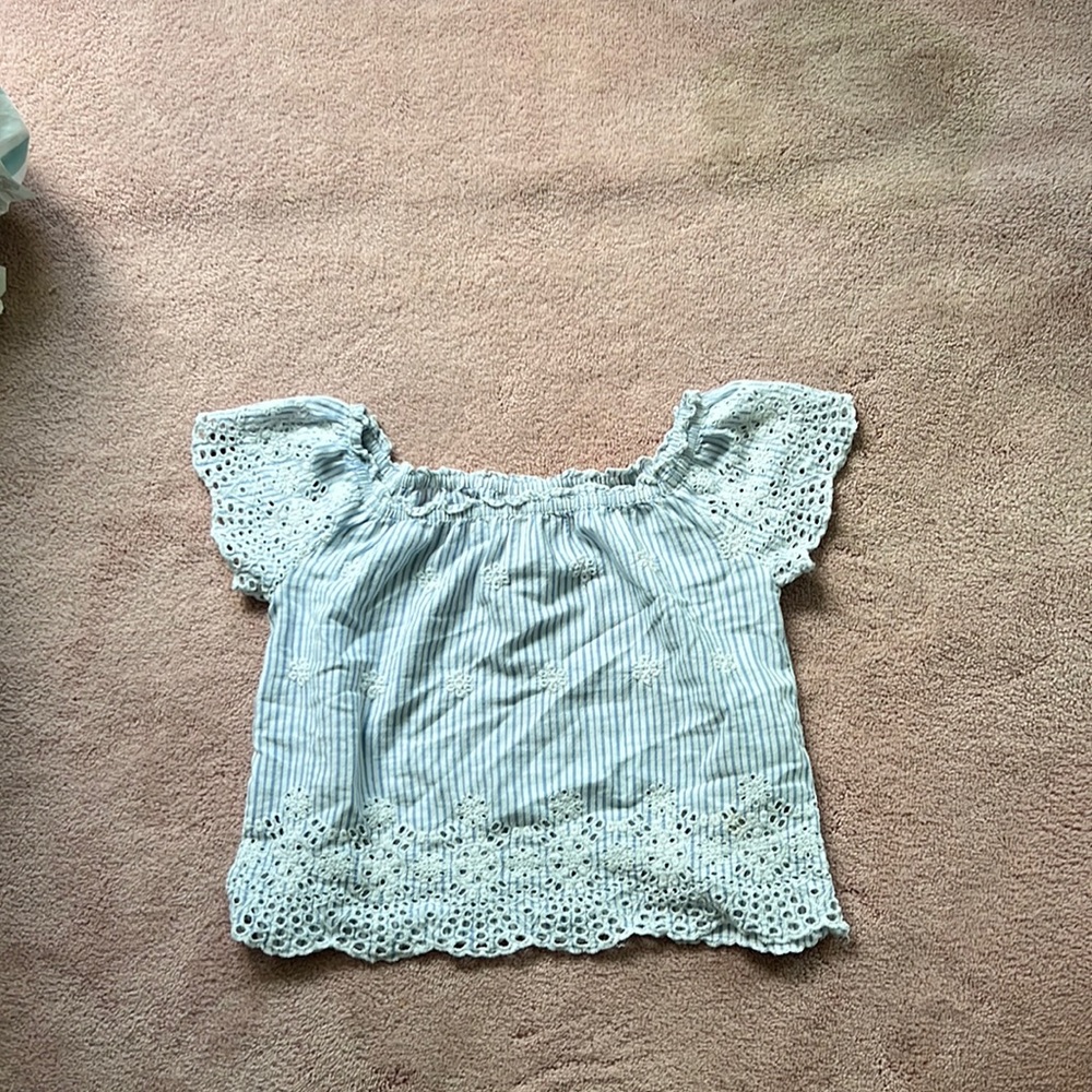 holister size xs off the shoulder light blue and white top